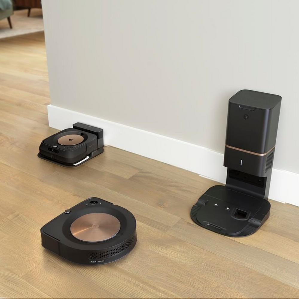 iRobot Roomba s9+ Robot Vacuum Cleaner with Clean Base